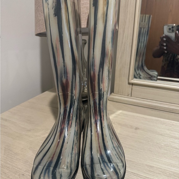 Nicole Miller, rainy day rain boots pull on - Picture 3 of 5